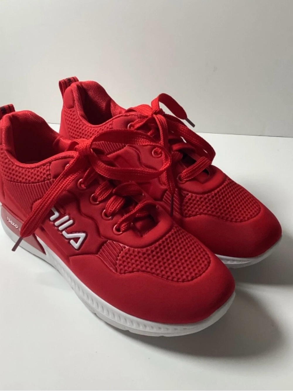 FILA TSEXO UPSEO KID TENNIS SHOES SIZE 1 ( NEW WITHOUT BOX )